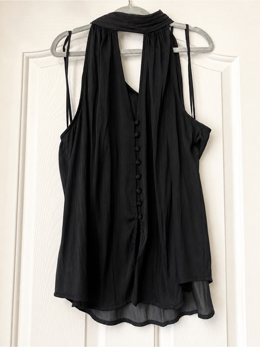 By Anthropologie Black Scarf Neck Sleeveless Blouse Covered Button Front Size M